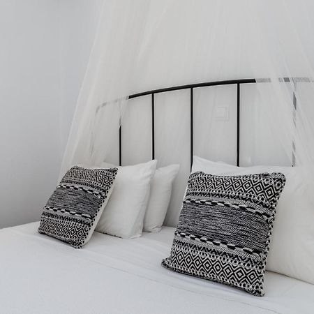 Uno Luxury Apartment With Sea View Livadia  ภายนอก รูปภาพ