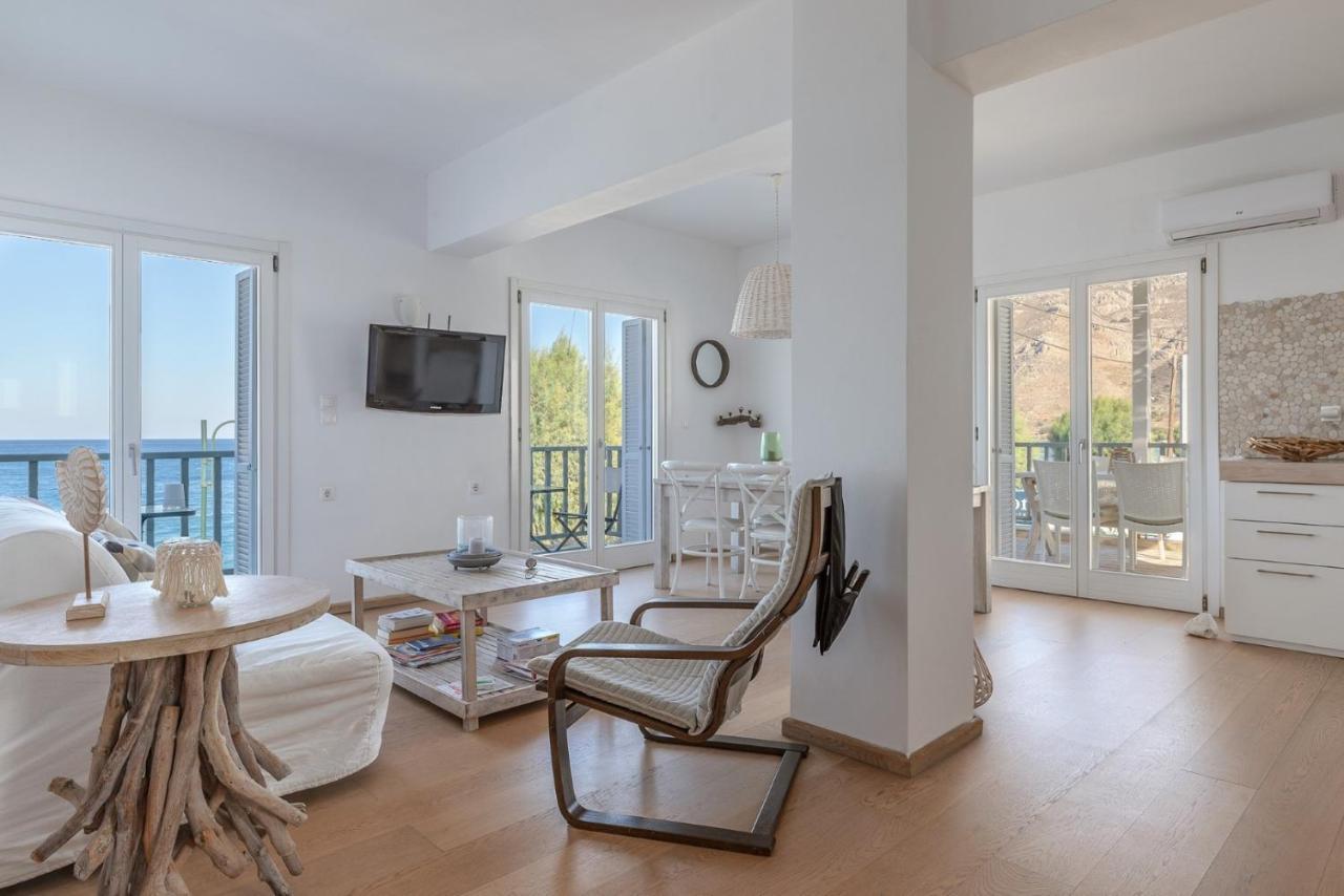 Uno Luxury Apartment With Sea View Livadia  ภายนอก รูปภาพ