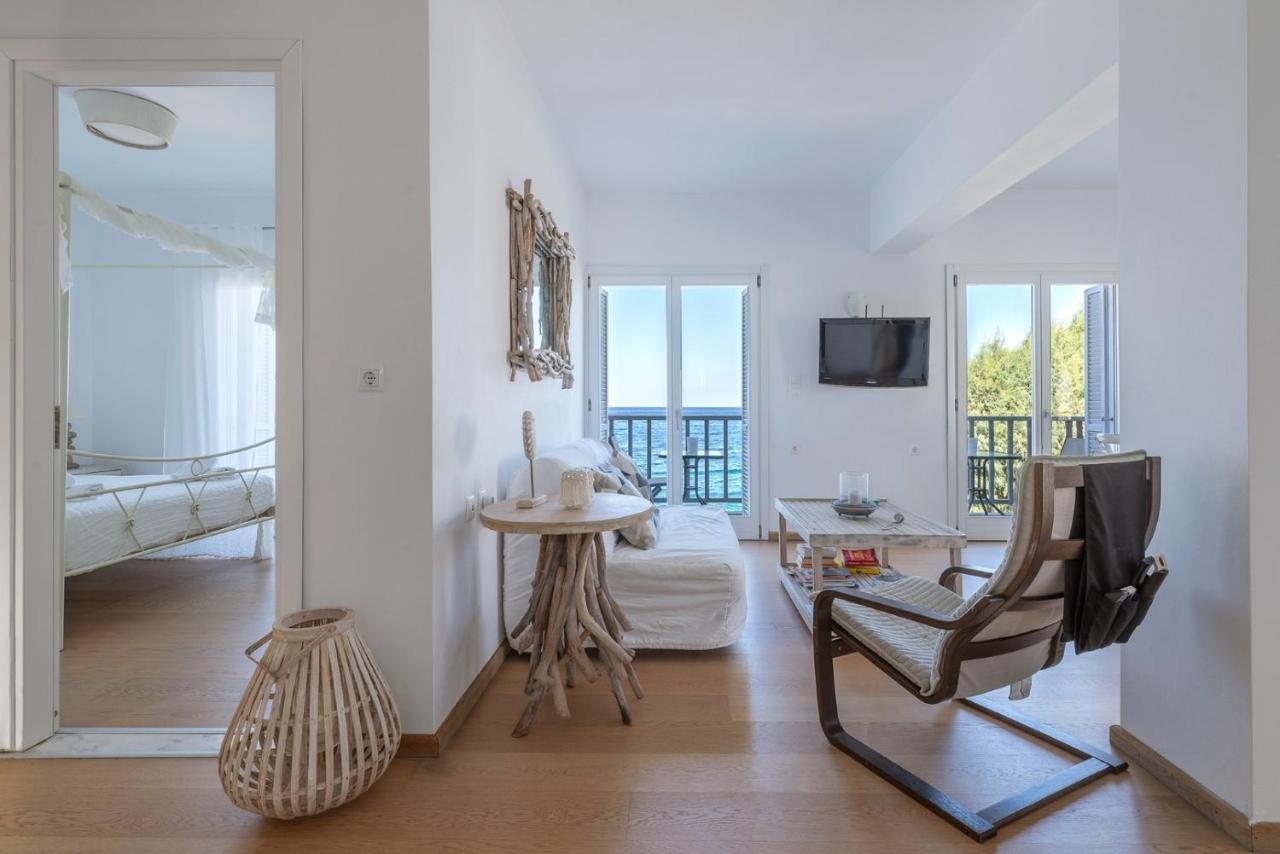 Uno Luxury Apartment With Sea View Livadia  ภายนอก รูปภาพ